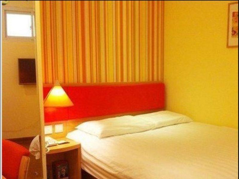 Home Inn Beijing Dinghui Bridge Wuluju Metro Station מראה חיצוני תמונה